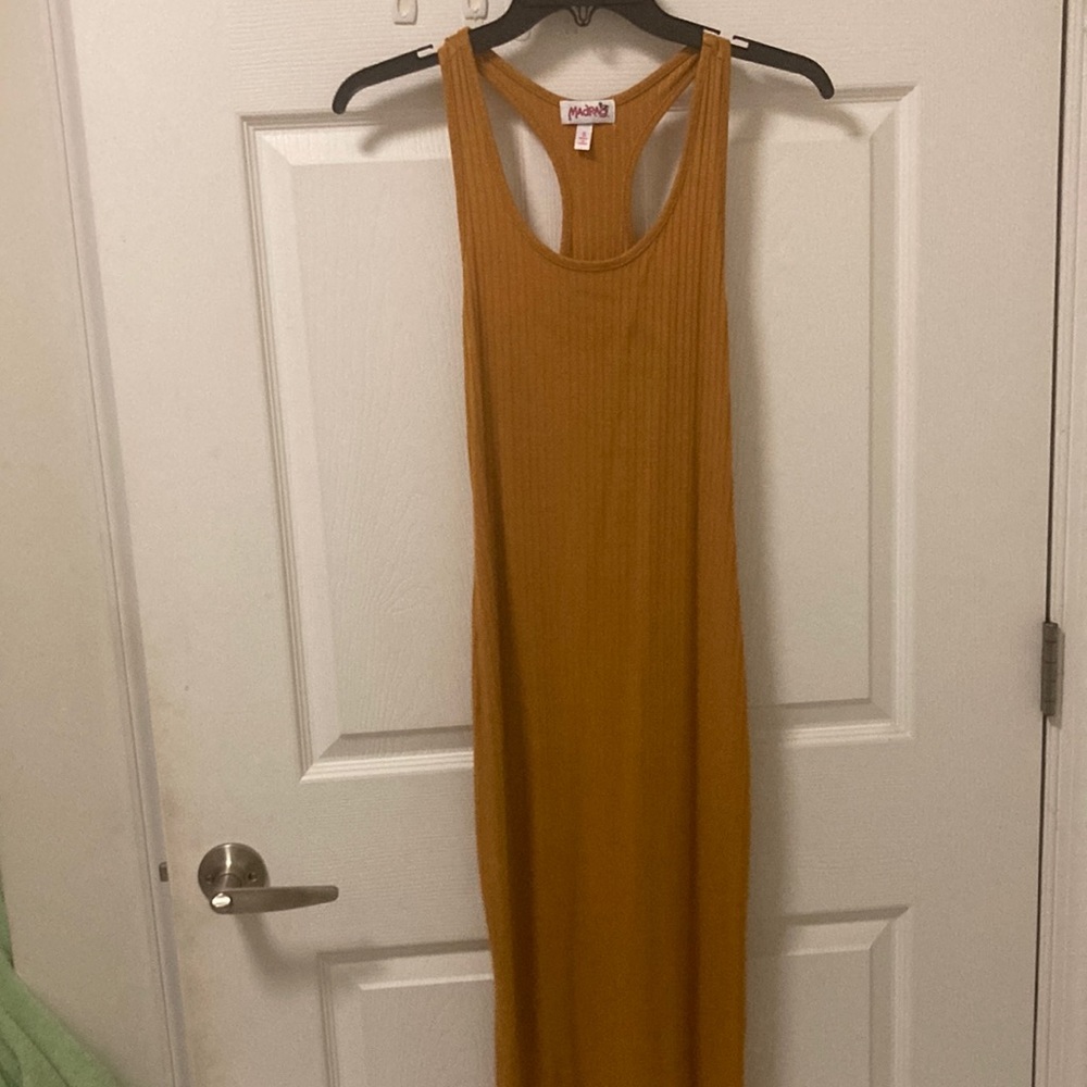 Long stretchy dress. Perfect for spring/summer. Dark yellow. Size small.